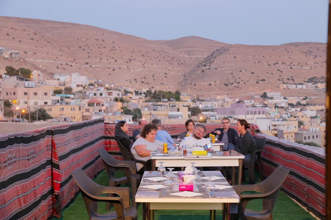 Plaza View Hostel At Tayyibah Exterior photo